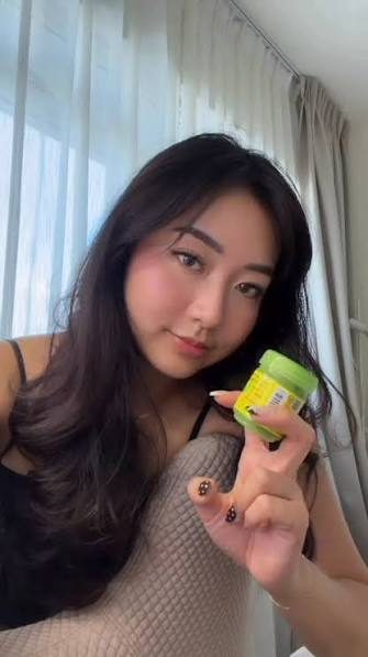 Real customer using the Thai herbal inhaler